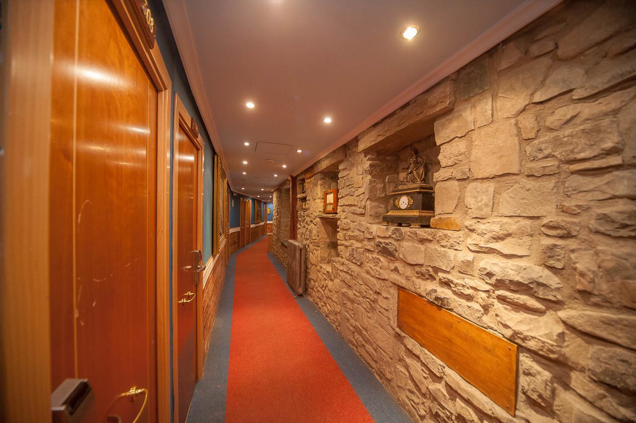 Hotel Mur Хака Екстериор снимка