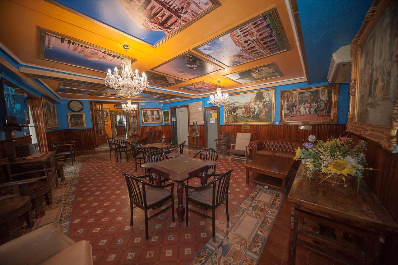 Hotel Mur Хака Екстериор снимка