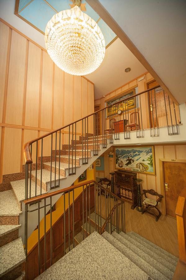 Hotel Mur Хака Екстериор снимка