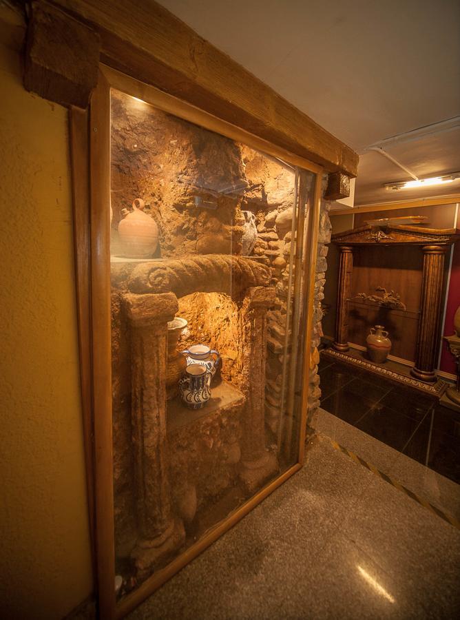 Hotel Mur Хака Екстериор снимка