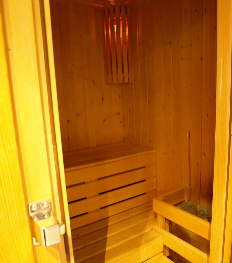 Hotel Mur Хака Екстериор снимка